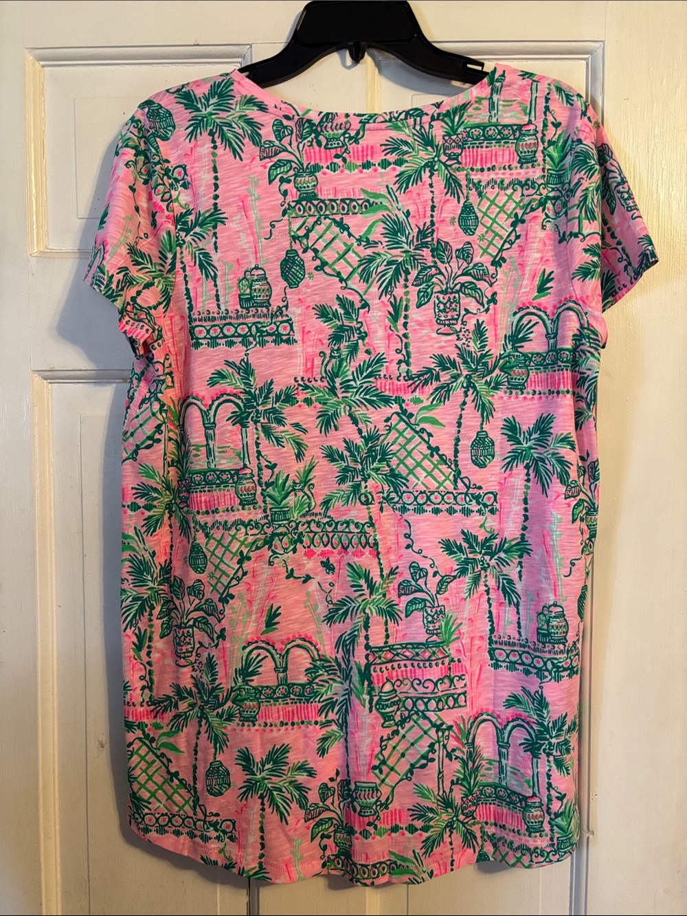 NWOT Lilly Pulitzer Vneck short sleeved top - Picture 5 of 5